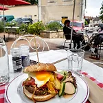 מלון Du Chateau