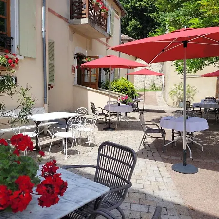 Du Chateau Hotel Bellenaves