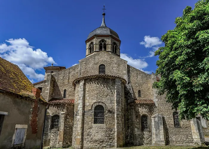 Otel Du Chateau Bellenaves